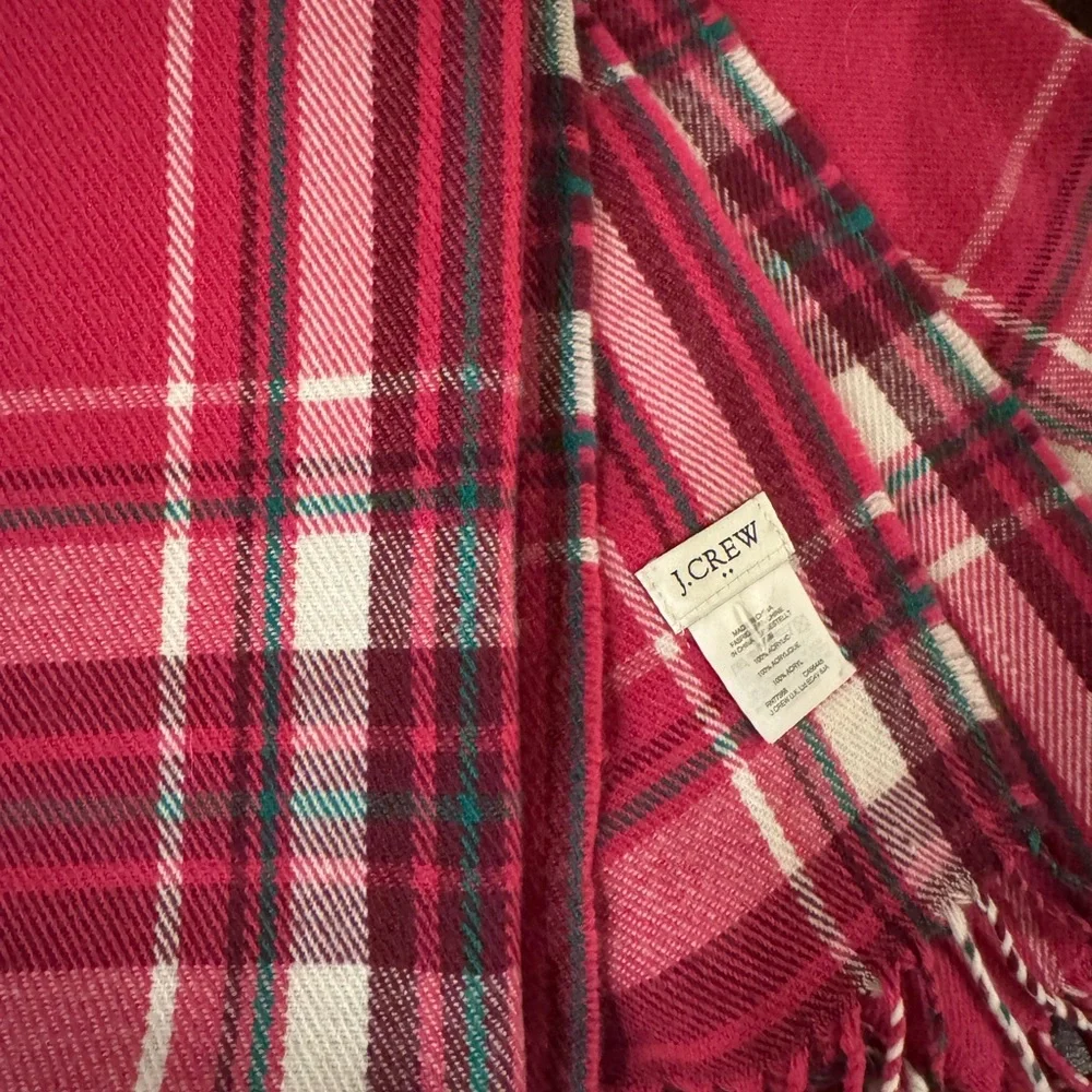J Crew pink and green plaid scarf. Like new 25”x80”
Warm. Soft and pretty - Picture 5 of 5